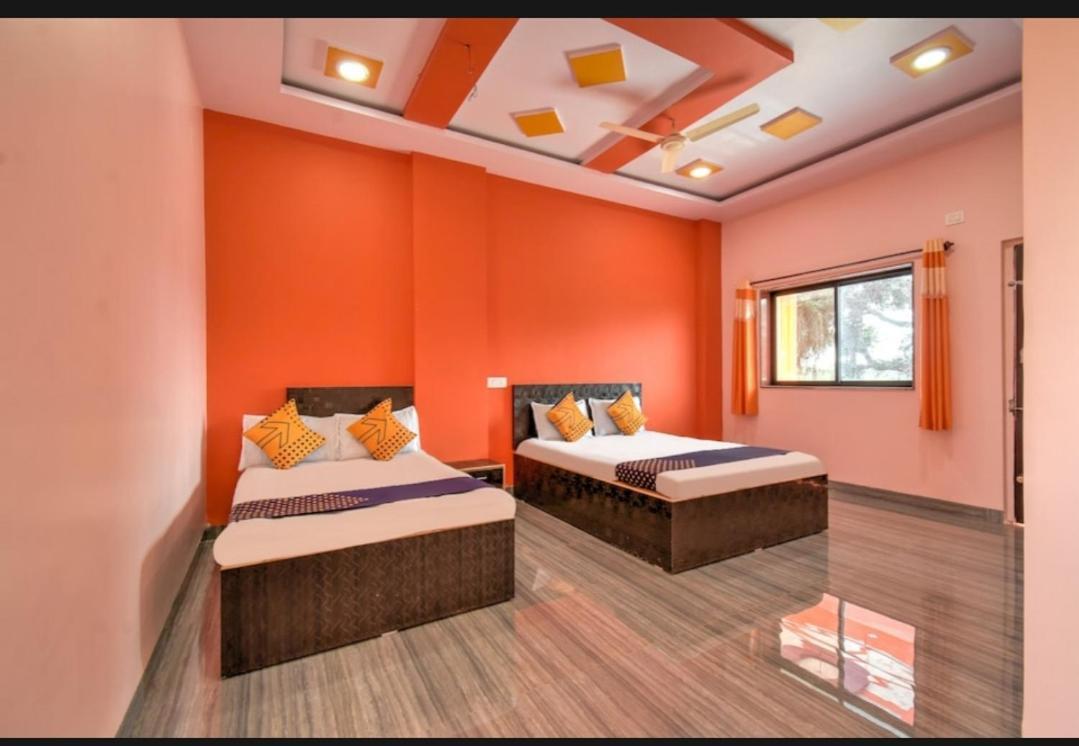 Hotel Nisarg Lodging And Restaurant 奥兰加巴德 外观 照片