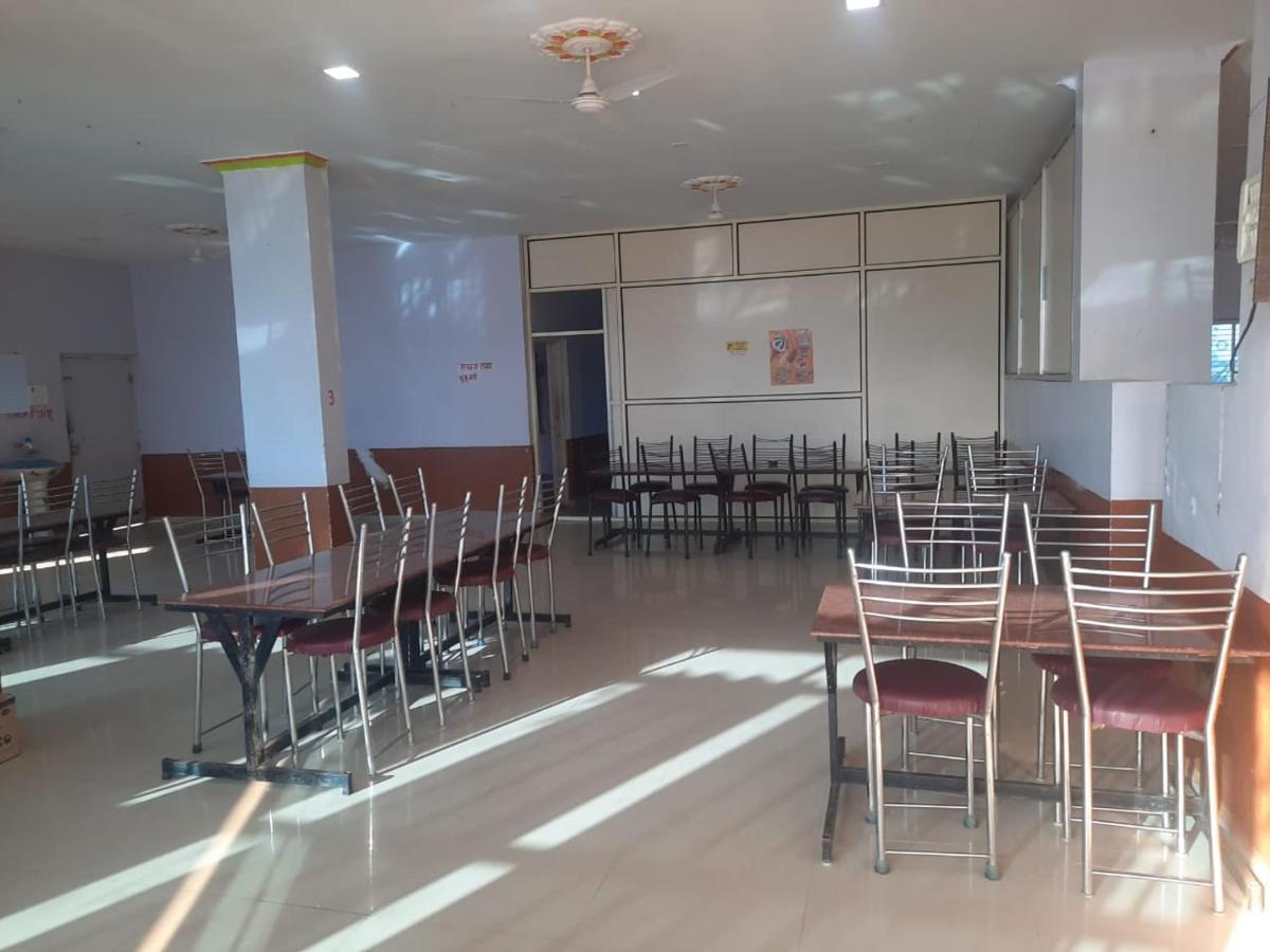 Hotel Nisarg Lodging And Restaurant 奥兰加巴德 外观 照片